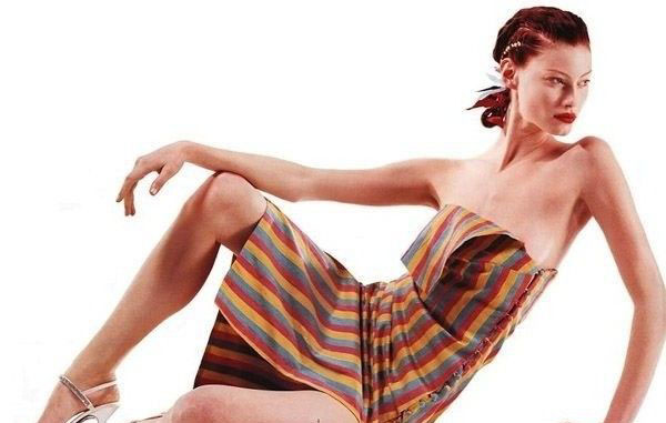 Alyssa Sutherland Desnuda. Foto - 14