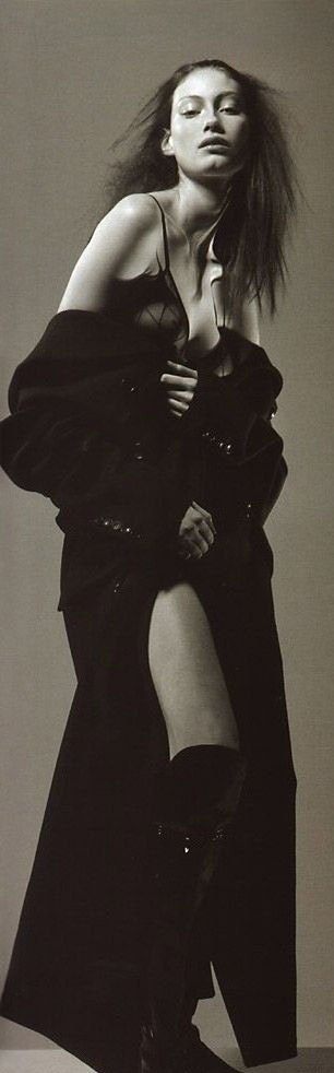 Alyssa Sutherland Desnuda. Foto - 19
