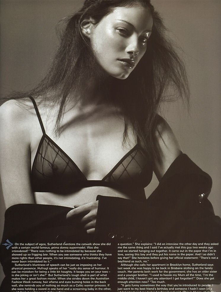 Alyssa Sutherland Desnuda. Foto - 21