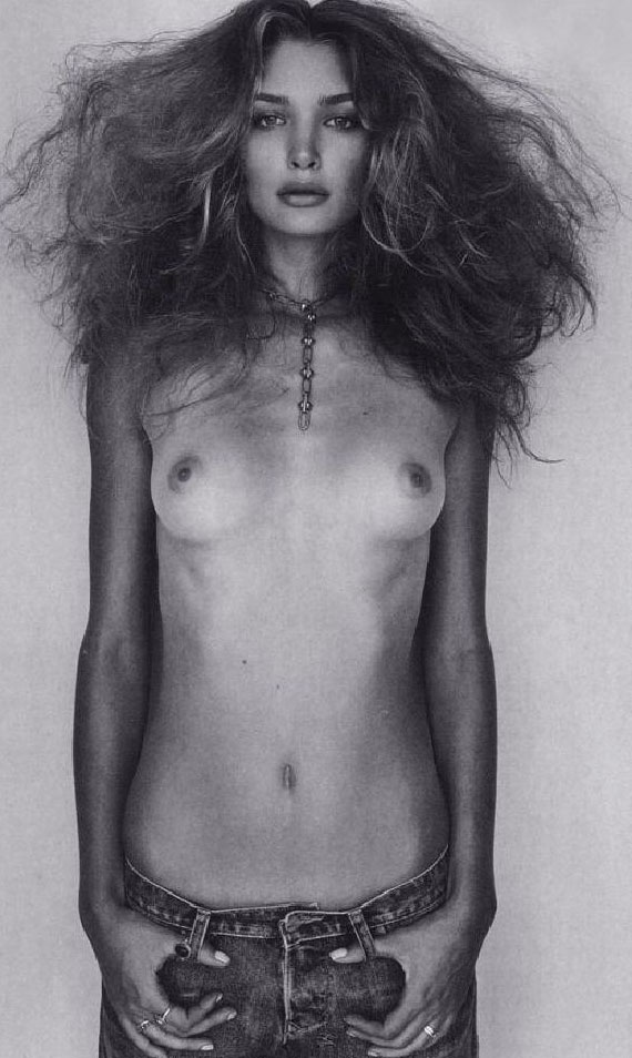 Alyssa Sutherland Desnuda. Foto - 9