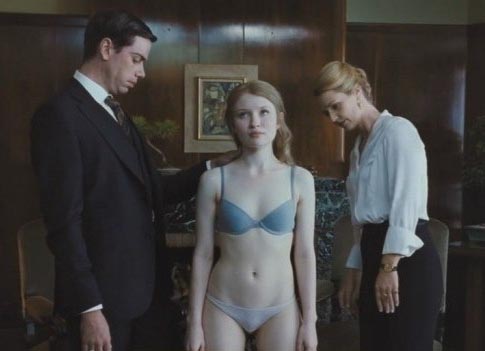 Emily Browning Nackt. Foto - 18