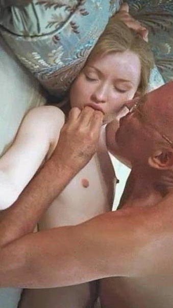 Emily Browning Nackt. Foto - 7