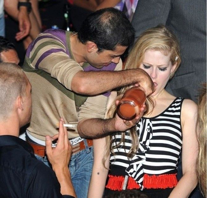 Avril Lavigne Nackt. Foto - 61