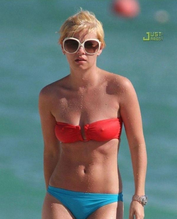 Elisha Cuthbert Nackt. Foto - 13