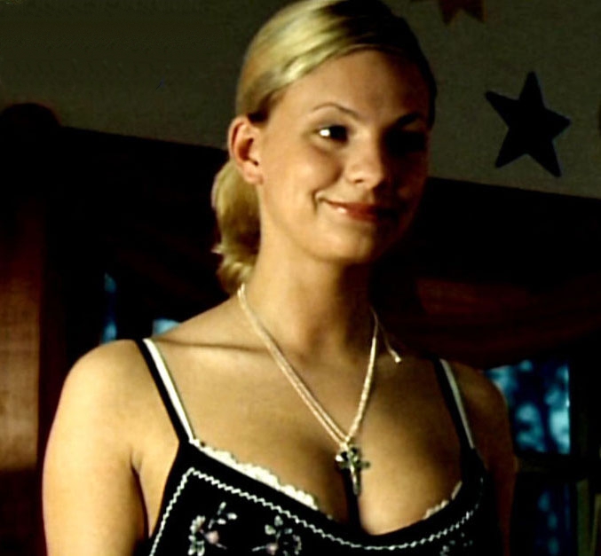 Anna Bertheau zeigt sich fast nackt.