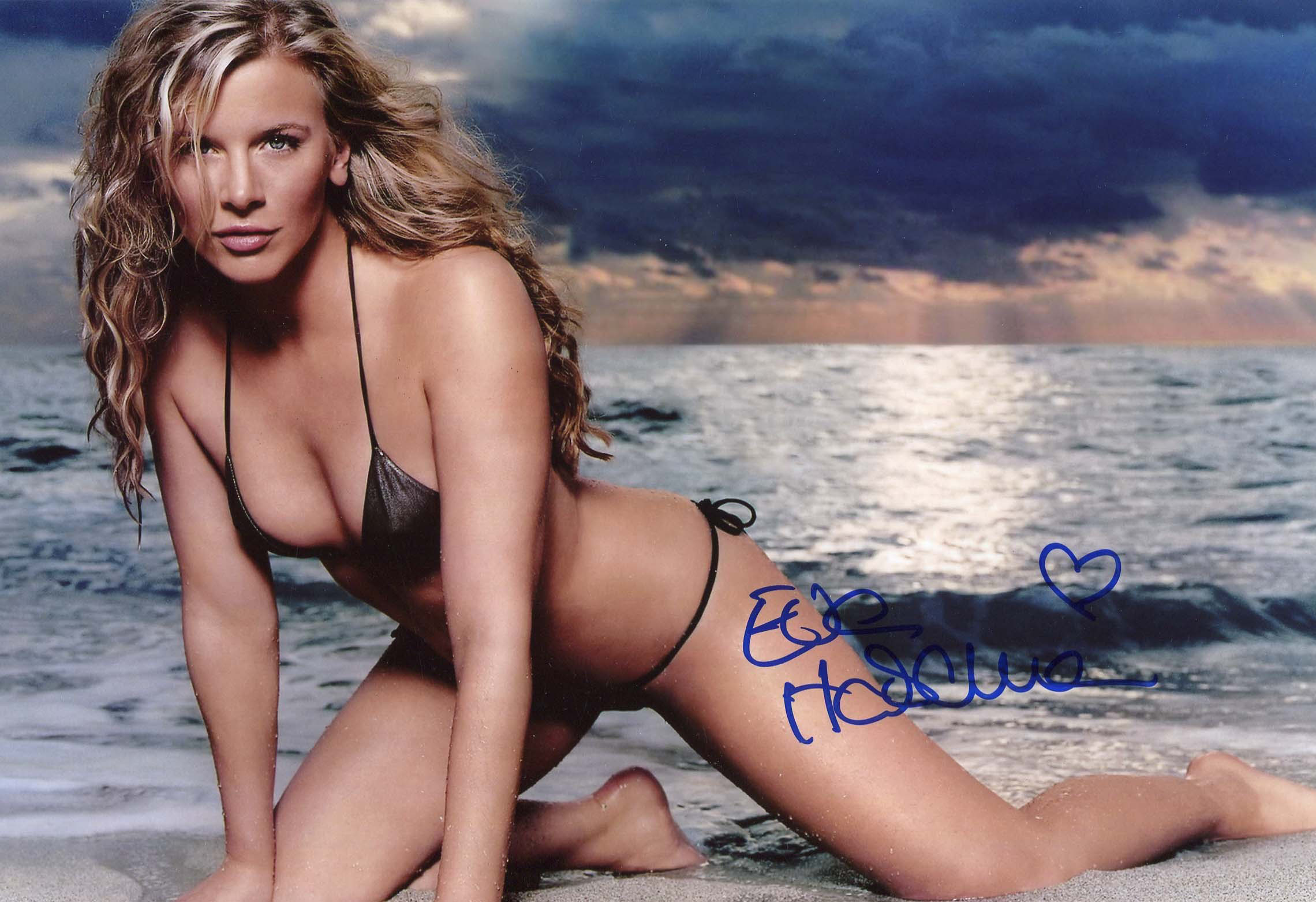 Eva Haßmann: neue Nacktfotos offenbaren alles!