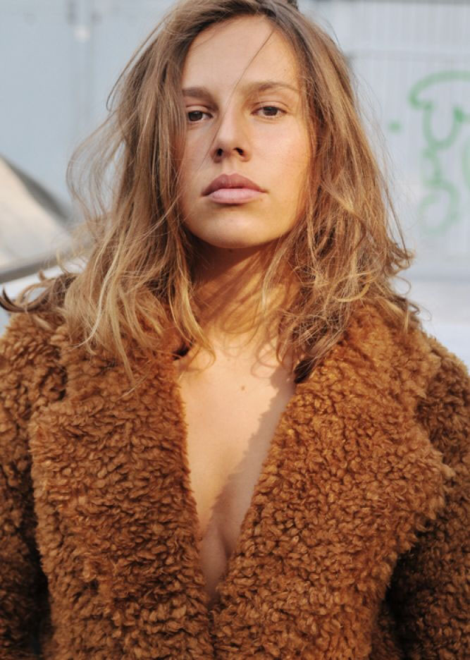 Leonie Tepe Nackt. Foto - 5