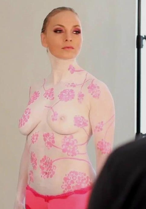 Regina Halmich Nackt. Foto - 4
