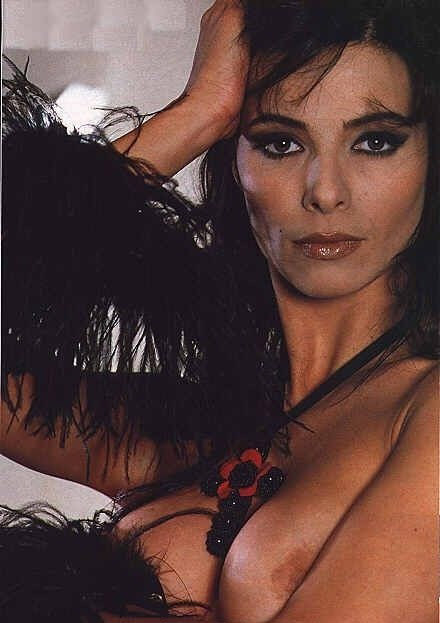 Natalia Estrada se desnuda – ¡Fotos!