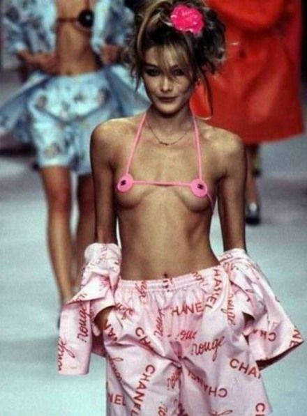 Carla Bruni Nackt. Foto - 24
