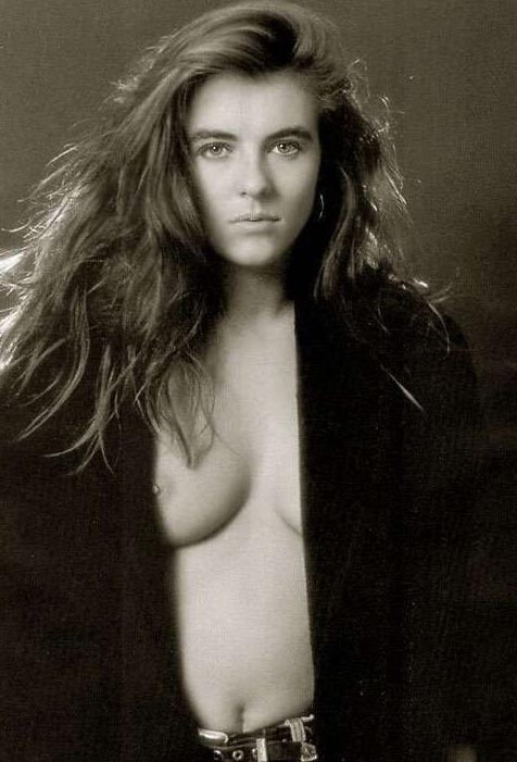 Elizabeth Hurley Nackt. Foto - 18