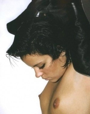 Lily Allen: adicta al topless y a enseñar su coño
