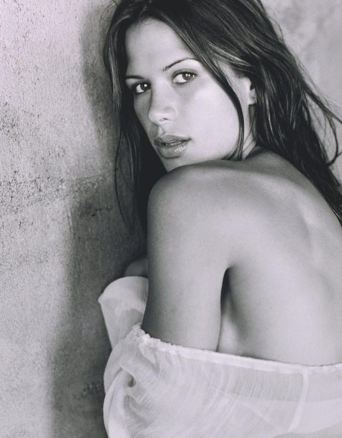 Rhona Mitra Desnuda. Foto - 29