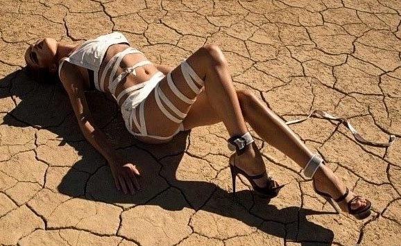 Rosie Huntington-Whiteley Desnuda. Foto - 14