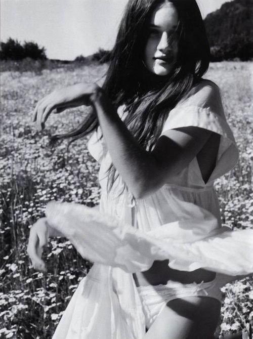 Rosie Huntington-Whiteley Desnuda. Foto - 6