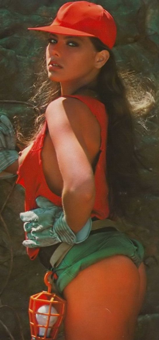 ¿Quién quiere ver los mejores fotos pornográficos de Ornella Muti?