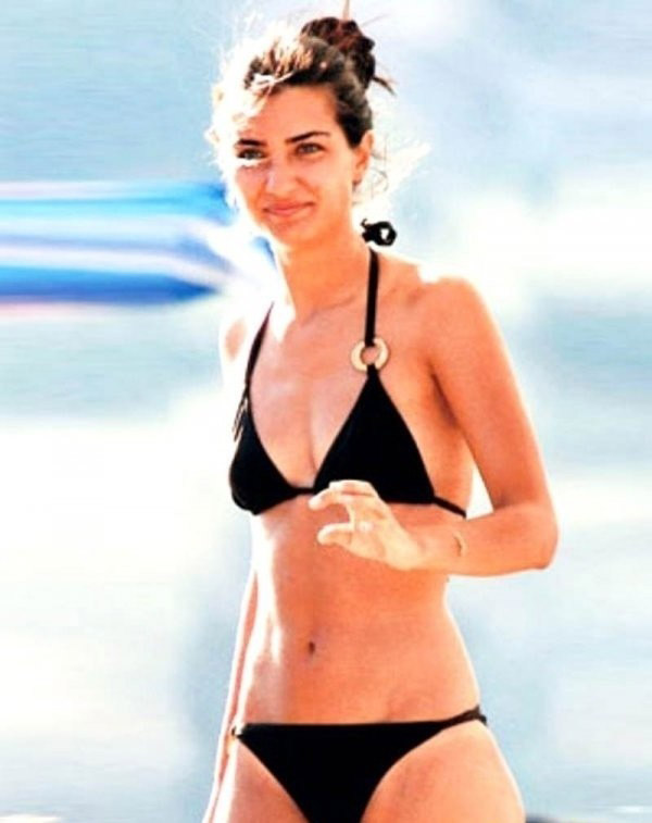 Tuba Büyüküstün Nackt. Foto - 12