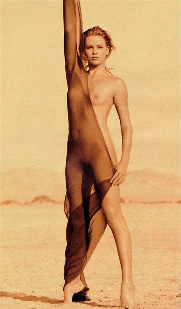 Charlize Theron Desnuda. Foto - 215
