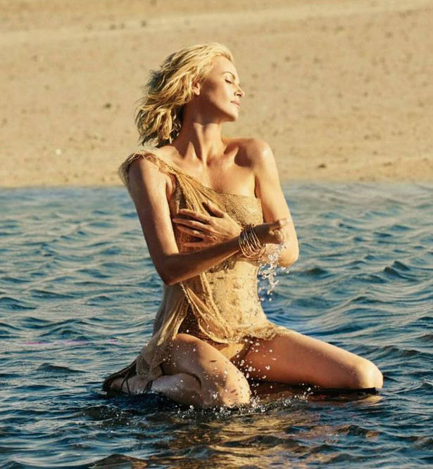 Charlize Theron Desnuda. Foto - 250