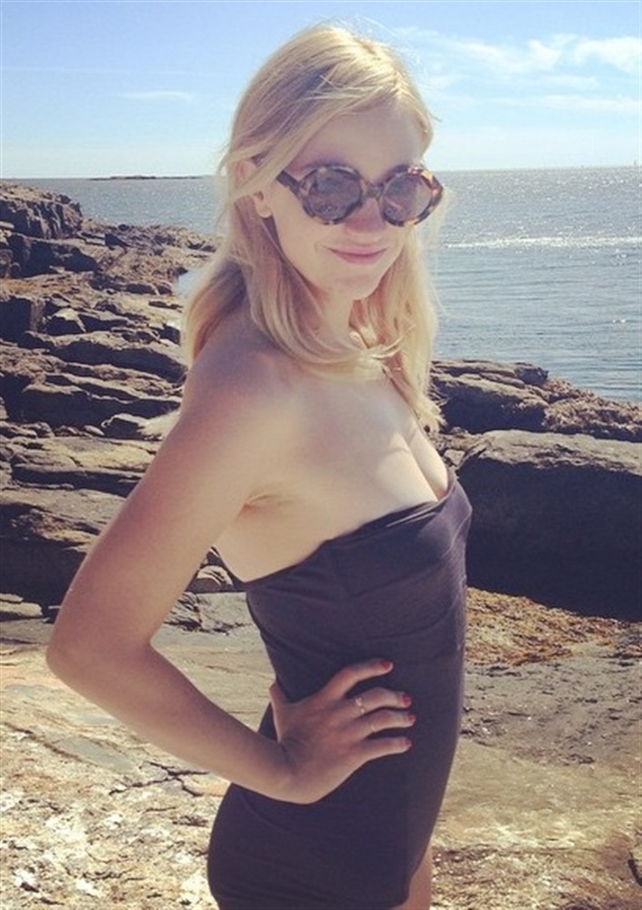 Abby Elliott Nackt. Foto - 12
