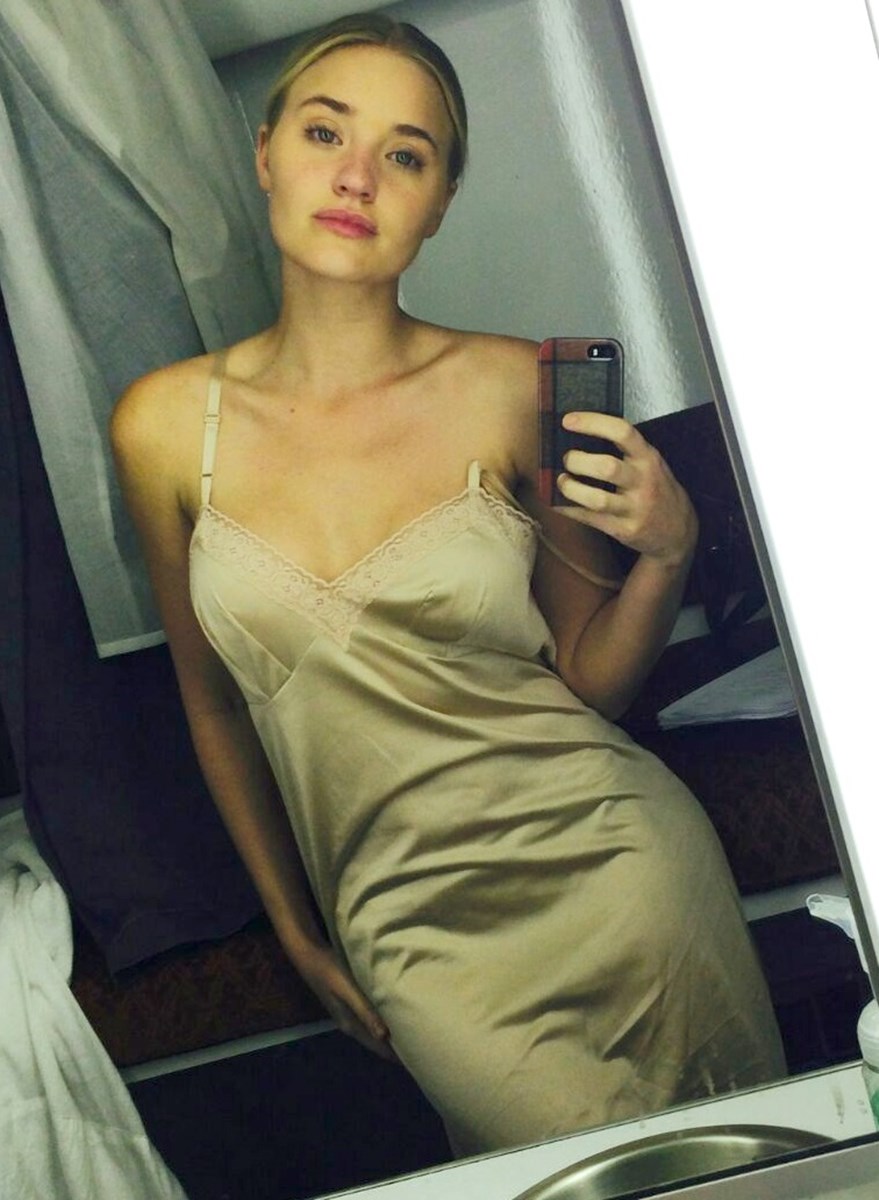 AJ Michalka Nackt. Foto - 8