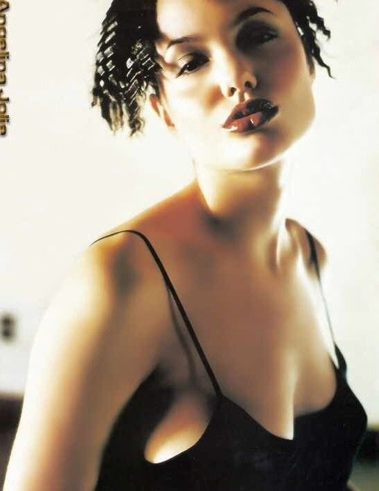 Angelina Jolie Desnuda. Foto - 41