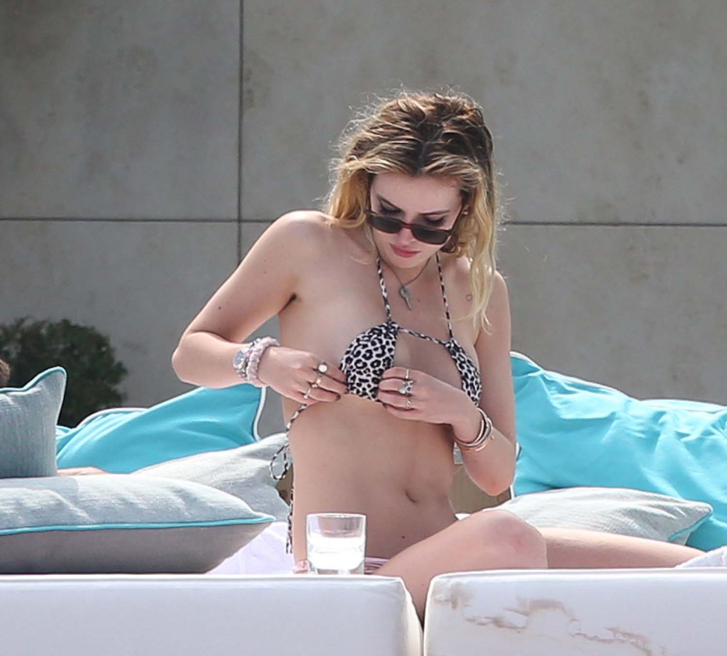 Neue Nacktfotos von Bella Thorne sind aufgetaucht! Galerie Nr. 2
