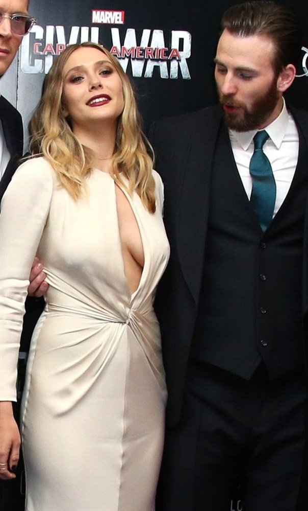 Elizabeth Olsen Desnuda. Foto - 339