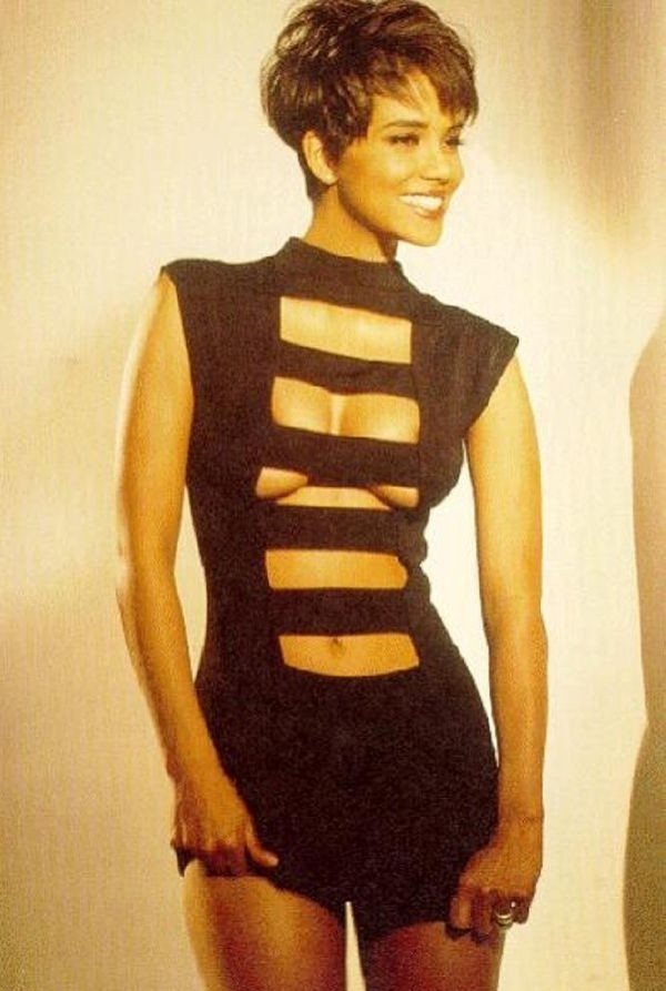 Halle Berry Desnuda. Foto - 17