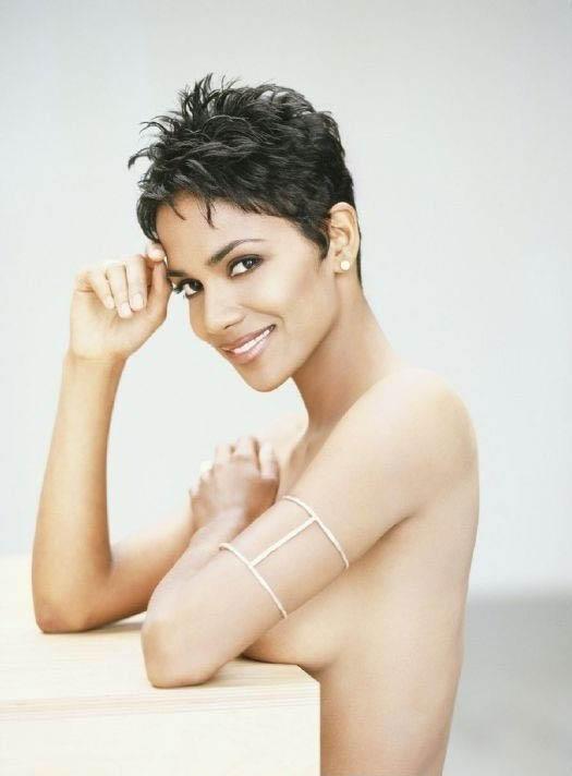 Halle Berry Desnuda. Foto - 38