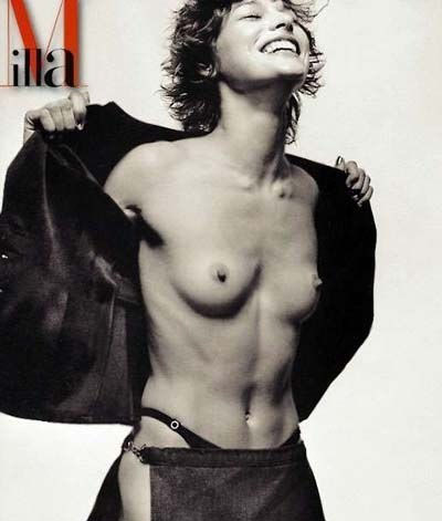 Milla Jovovich Desnuda. Foto - 24