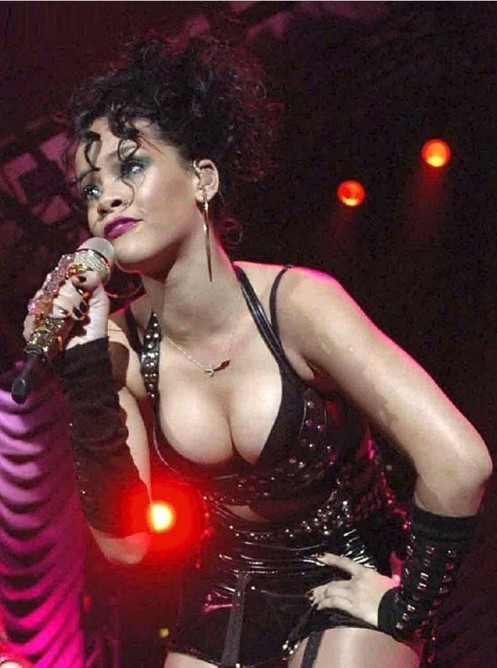 Rihanna Nackt. Foto - 4