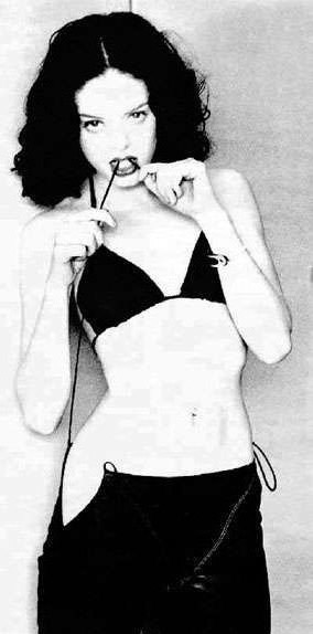 Rose McGowan Desnuda. Foto - 33