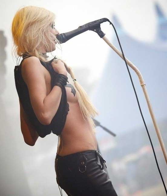 Taylor Momsen Nackt. Foto - 10
