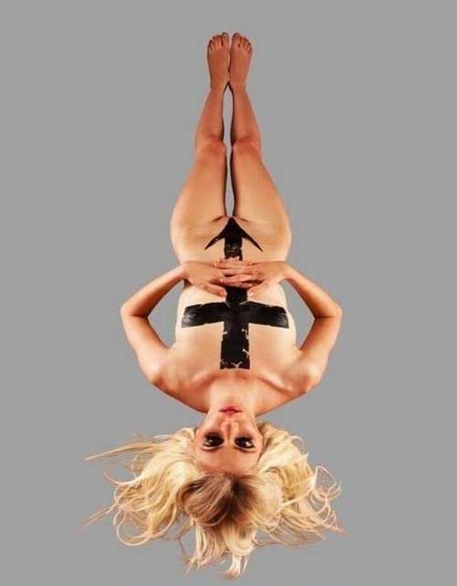 Taylor Momsen Nackt. Foto - 9