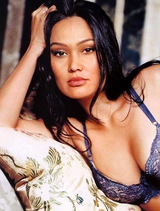 Tia Carrere Nackt. Foto - 6
